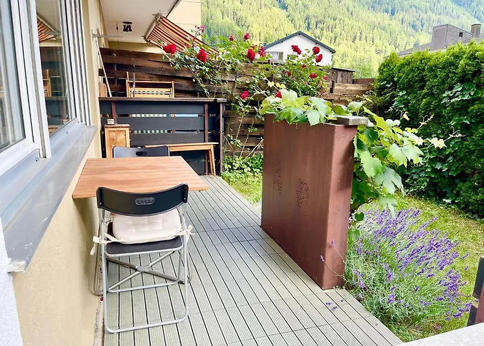 Sunny-nest, Garden لوكباد