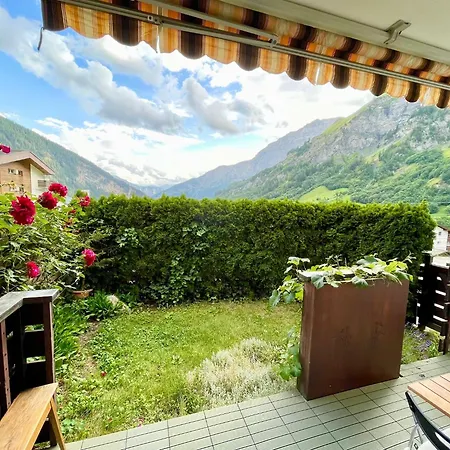 Sunny-nest, Garden *